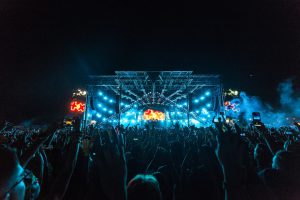 jak się ubrać na koncert na stadionie